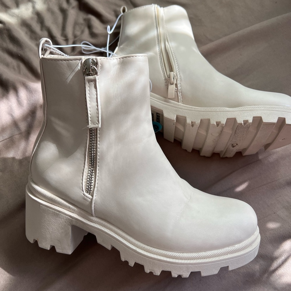 Dolce Vita Cream Chuncky Booties